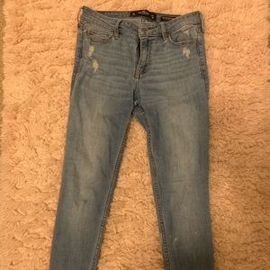 Hollister light washed distressed skinny jeans